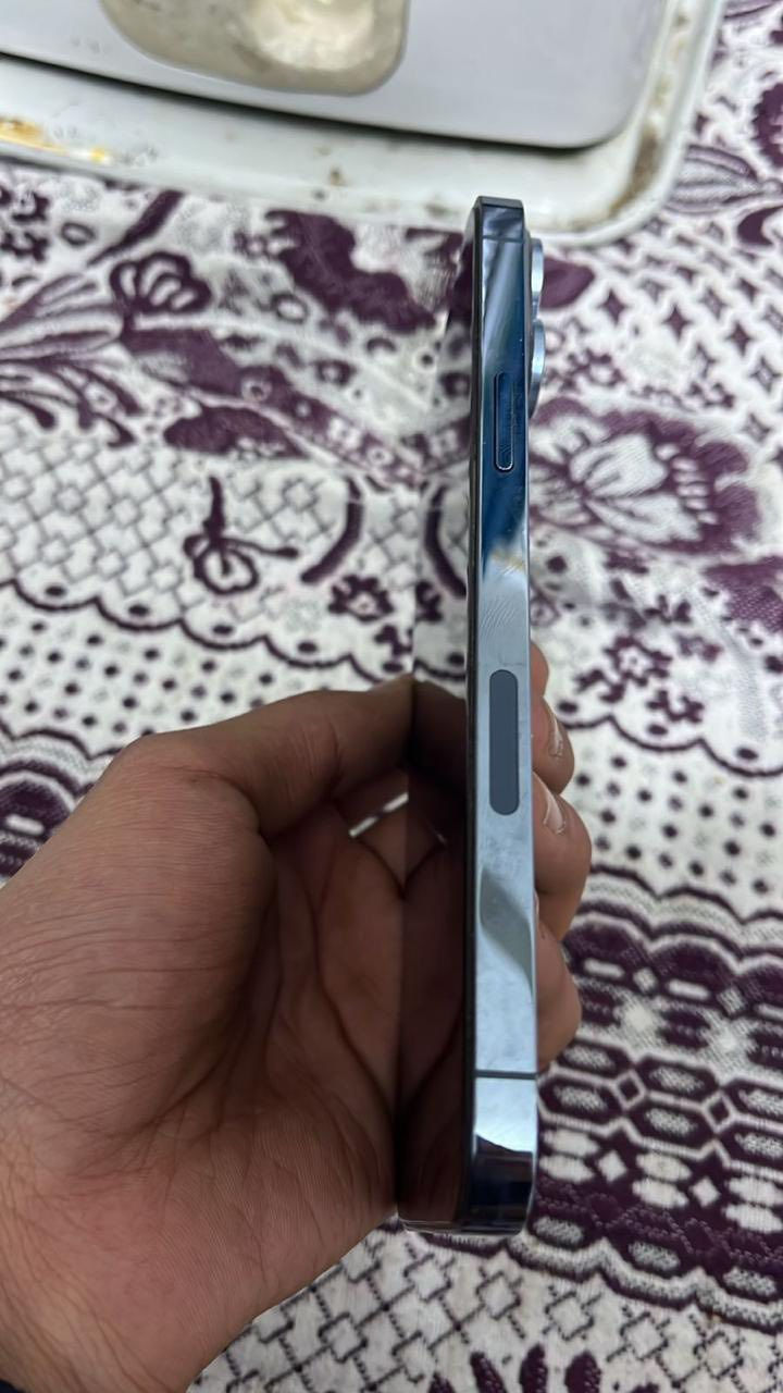 ايفون 13برو ماكس نضيف بمعنه الكلمه شخط مابي بطاريه 94مفول الجهاز سعره750مكاني كربلاء ***********
