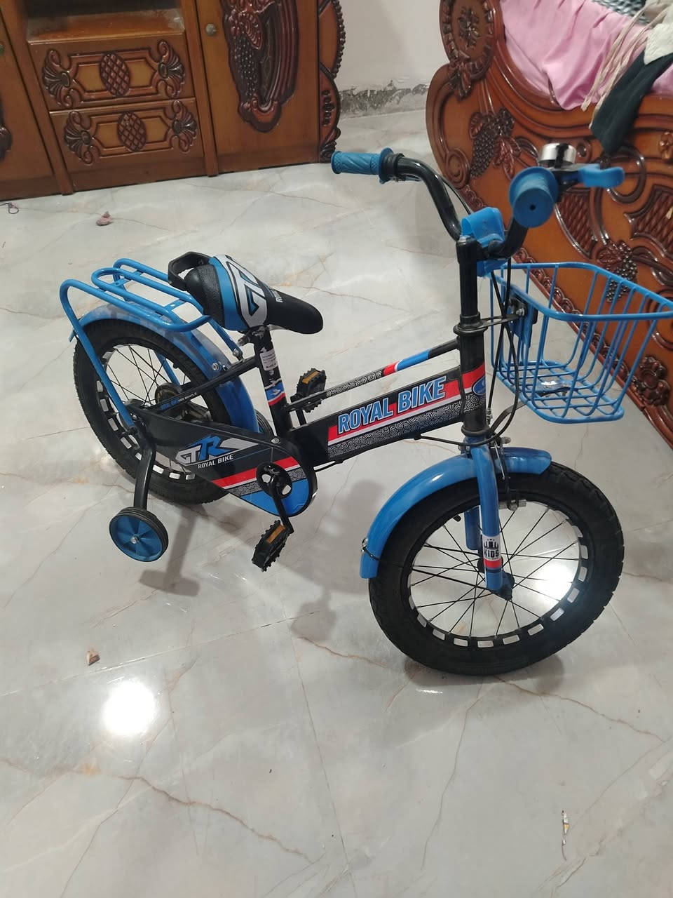 غراض للبيع
ناصريه مركز المدينه

وتساب ***********
