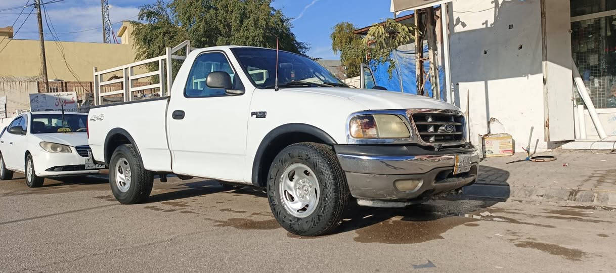 فۆرت مۆدێل 2003 بەشەرتی تەحویل و غەرامە دەعامی بۆ دەعامی قەترە سبوغی نیە بەشەرت بێشو دواو تایەو ویلو هەرهەموی تازەیە تەقەو رەقەی بەشەرت نرخ داوای 58گڵاو مەجال ژمارە *********** السليمانية, العراق
