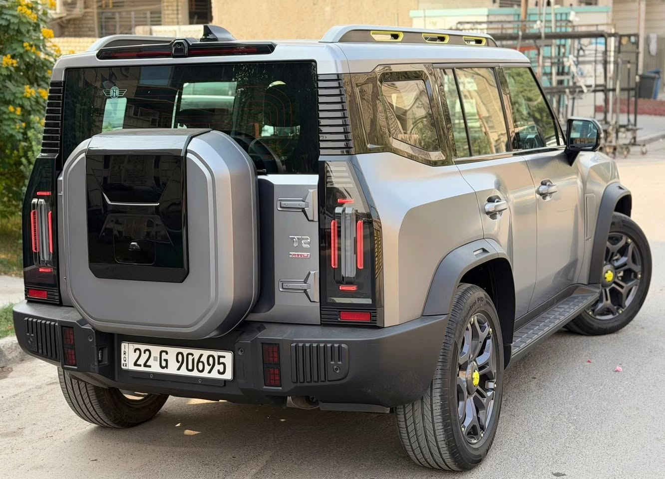 الدولي جديد بسمي تحويل ثاني يوم لون سمنتي طافي مميز ماشيه ١٣ الف جديده على ايدي مكفول كفاله عامه من كلشي 
المواصفات  
🔹بانوراما 
🔹حساسات امامي خلفي
🔹كامرات 360 
🔹كشنات جلد 
🔹تبريد قطعتين 
🔹شاشة عرض حجم كبيرة 
🔹ثلاجة 
🔹تشغيل عن بعد وبصمة عدد 2 
🔹انعكاس الشاشة 
🔹منفذ 2 USB
🔹مصابيح LED كافة السيارة
🔹ناقل حركة 7 سرعات
🔹منفذ تايب سي
🔹اوامر وتحكمات صوتية
🔹مثبت سرعة 
🔹محرك 2000 تيربو اقتصادية بمعنة الكلمة
🔹داخل السيارة زيتوني رياضي وكشنات جلد رياضي
🔹نظام مراقبة ضغط الاطارات
وبعد بيها هوايه مواصفات 
مكان السياره بغداد 
عارضها ب ٢٧٥ وبيها مجال للشراي 
وهذا رقمي 
***********
