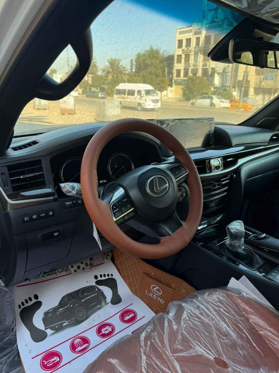 سلام عليكم 
لكزس  بغداد مكفول ماشيه 20الف  2021          ***********
