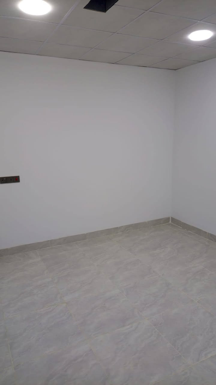 دار للبيع طابو صرف المساحة 100م الواجهة 5م بناء صفر دكتات وسقوف ثانوية البيت صاير على حديقة طابق اول استقبال مطبخ غرفه نوم صحيات داخلي وخارجي طابق الثاني نفس طابق اول وبيتونه العنوان الأسرى خلف أسواق السعادة للاستفسار الاتصال على الرقم *********** او خاص
