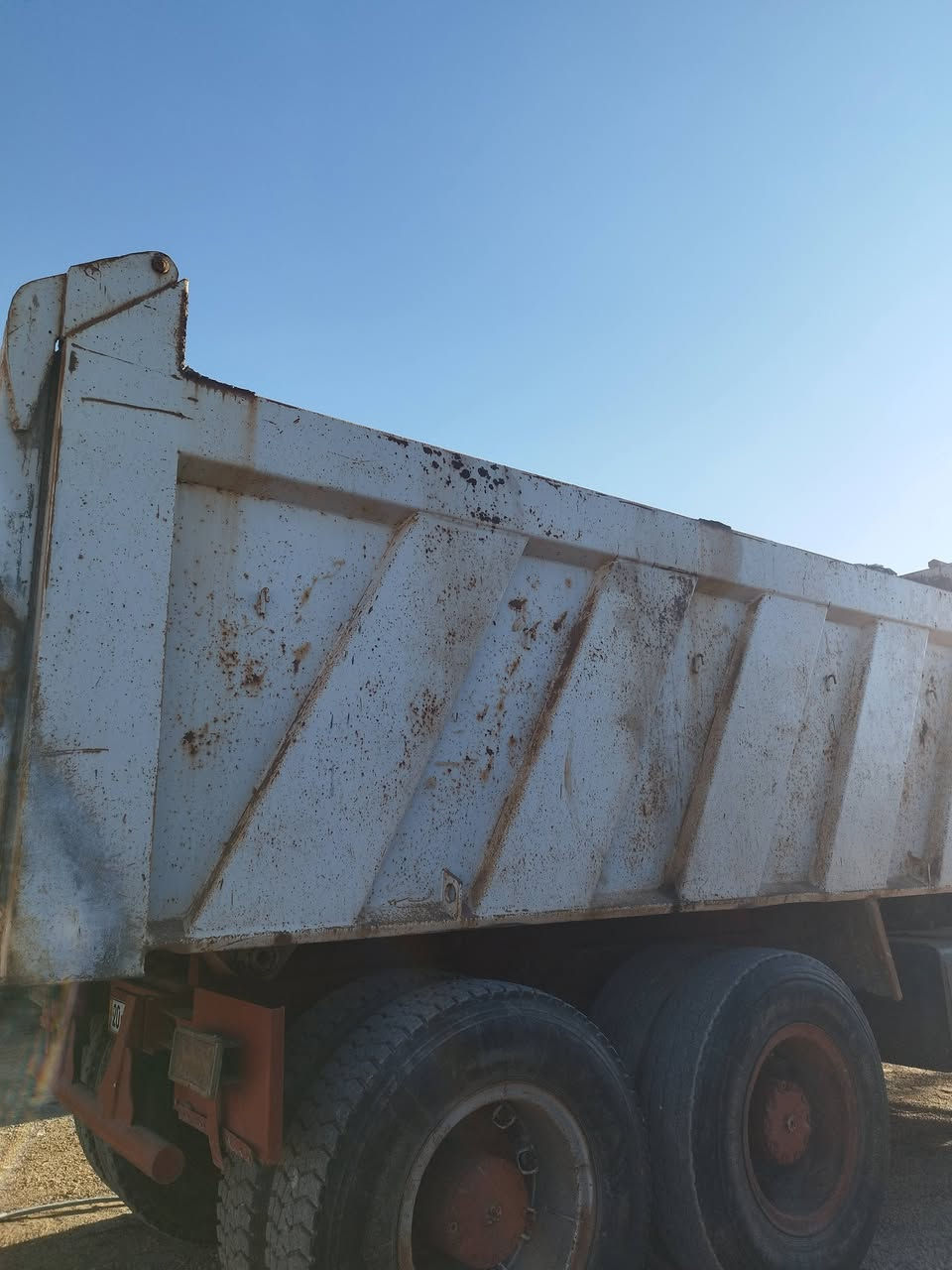 بدي مايلر شغل الفلوجة
طول 5/25كرواتي
حديد اكروني
السعر 55ورقه وبيها مجال
***********
