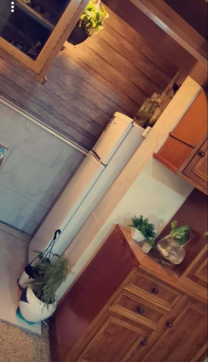 كاونتر صاج عراقي اصلي نظيف قياسة 3 متر العنوان بغداد الصليخ نظيف كلش وجبير وعميق من جوه السعر 400 وبيه مجال الرقم للتواصل : ***********
