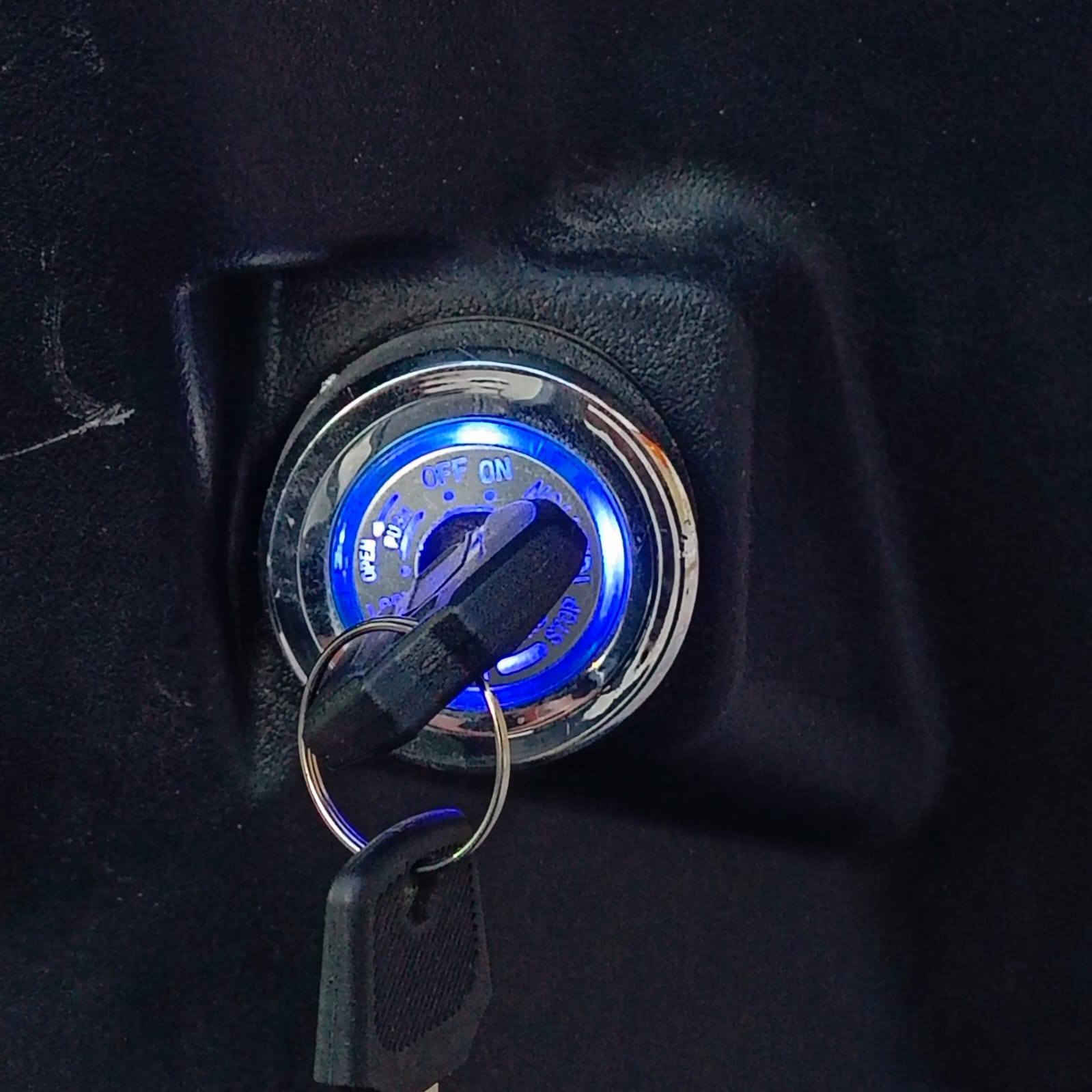 السلام عليكم 
🚀 للبيع دراجة كهربائية نوع GT (جي تي)
من معرض العارضي – الوكيل الرسمي 🔥
📌 شبه جديدة – استخدام 3 أشهر فقط
📌 فول أوبشن – تــامــة المــواصــفــات
المواصفات 👇
🔹 جاملك كاربون فايبر سبورت
🔹 دبلات جاهزة
🔹 دبل إشارة
🔹 نظام رجوع للخلف (R)
🔹 إنذار سرقة مع ريموت
🔹 ثلاث سرعات
🔹 6 بطاريات أصلية
🔹 ملف 2000 واط (سحب قوي جداً وثابت)
🔹 بلوتوث + سماعات (تشغل موسيقى)
🔹 إضاءة أمامية حلقي LED + إنارات كاملة
🔹 شاشة رقمية واضحة
🔹 فرامل ديسك أمامي وخلفي
🔹 ممتصات صدمات قوية
🔹 صندوق خلفي
🔹 شحن سريع
✨ الدراجة بدون أي صرف، جاهزة تمشي
✨ فحص بأي مكان تريده
💰 السعر: (700) قابل للنقاش للجادين فقط


**إذا كنت صاحب هذا الإعلان وتريد حذفه لأي سبب، رجاءا أرسل رسالة إلى الدعم الفني**