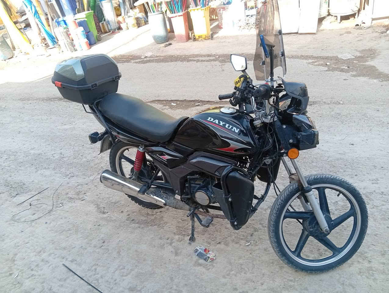 سلام عليكم دراجه داي وان موديل2021دراجه خير من الله فول ومكفول المحرك والكفرات والشاصي سعر 650الشراي يتصل***********
