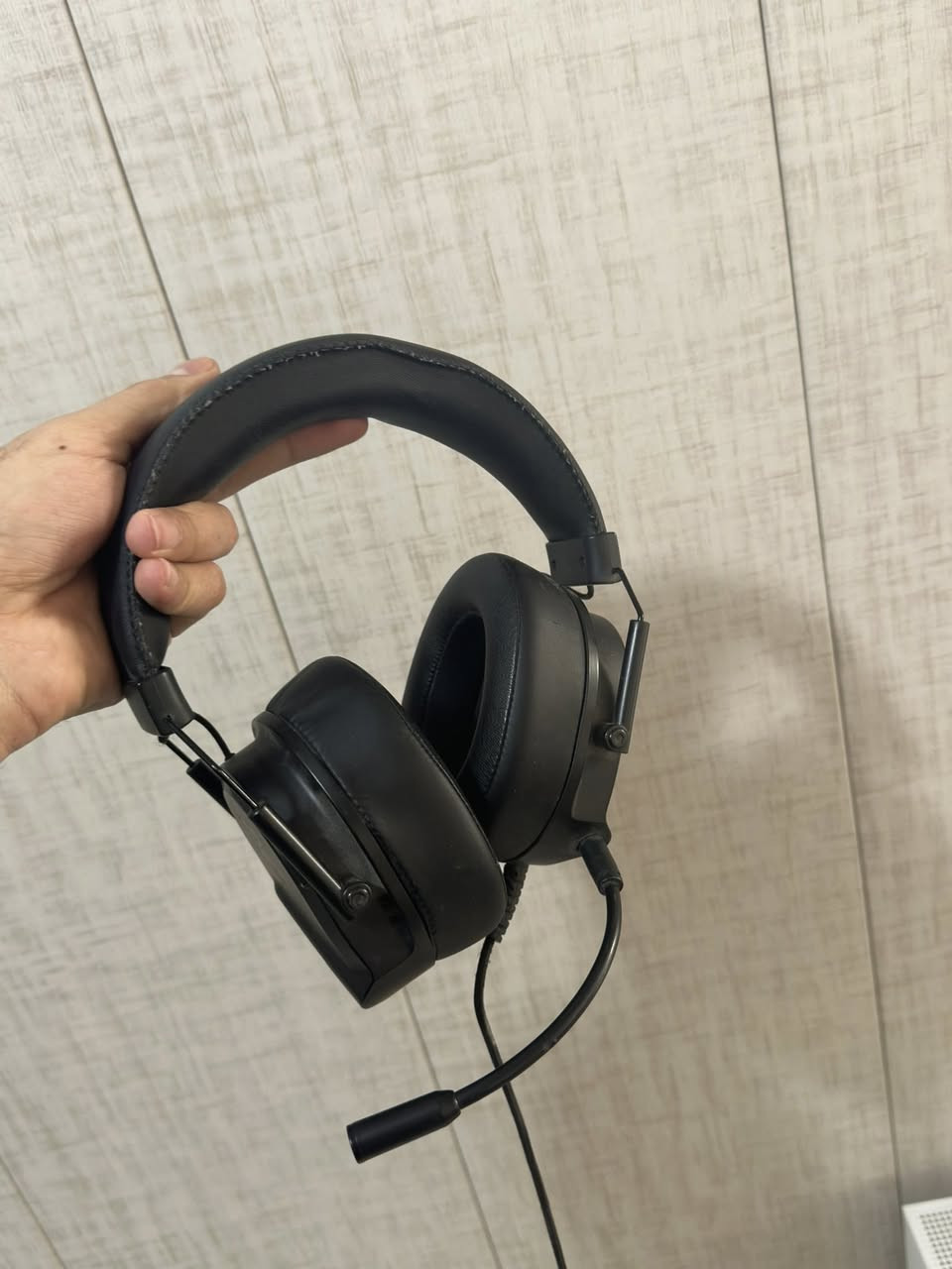 السلام عليكم اكس بوكس سيريس S
الجهاز نضيف والقران مستعمل قليل كلش ويا جوستك اصلي وسماعة كيمنك اصلية السعر 350 

توصيل ماعدني عنواني بغداد والله لو مامحتاج واكع بصرف ماابيع ويا كارتونة***********
