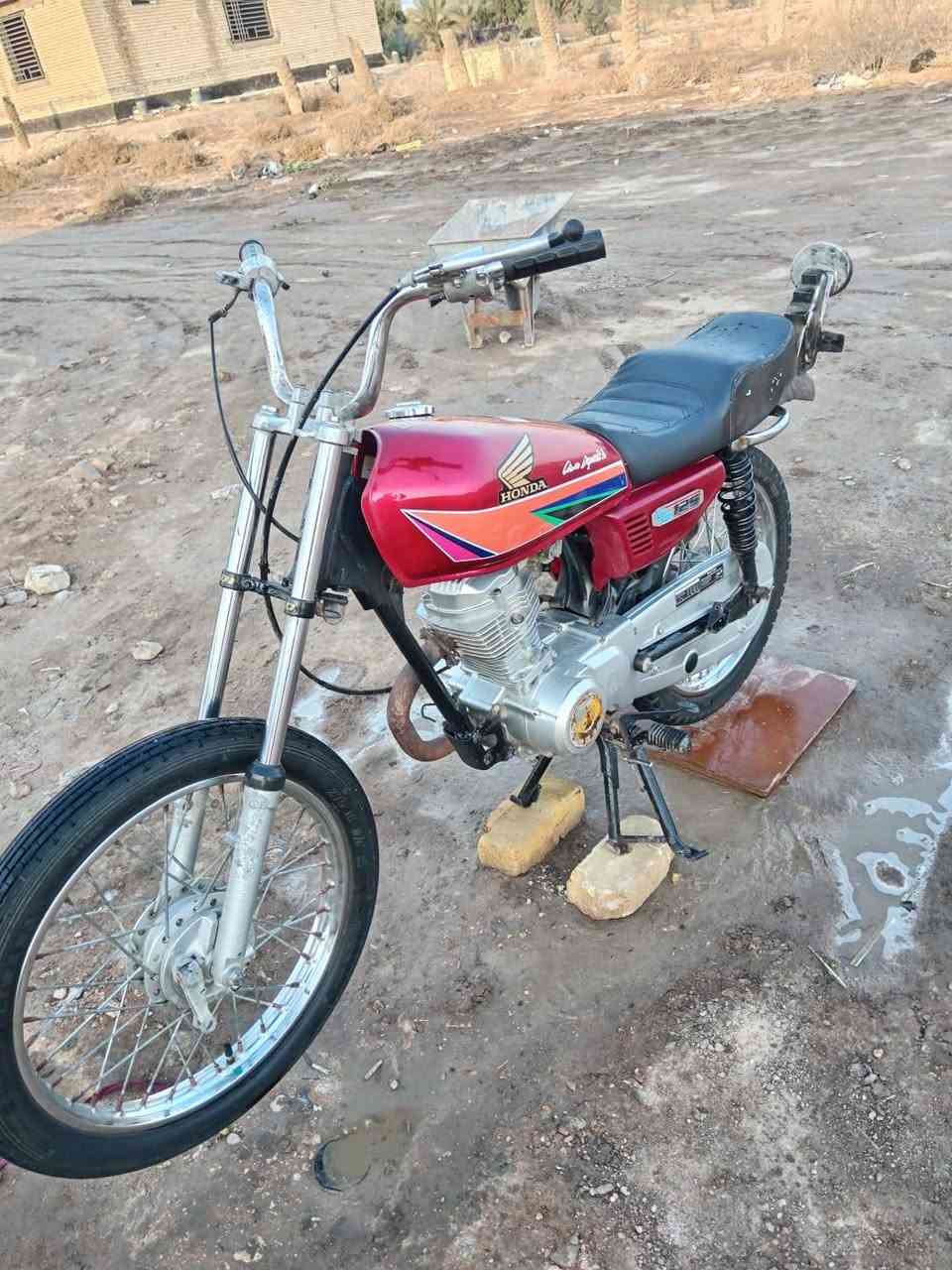 السلام عليكم دراجه اربعه كير للبيع موديل 20 اوراق محتركه مكان كربلاء طويريج الرجيبه منطقة امسعيده //الاتصال على الرقم التالي ///***********
