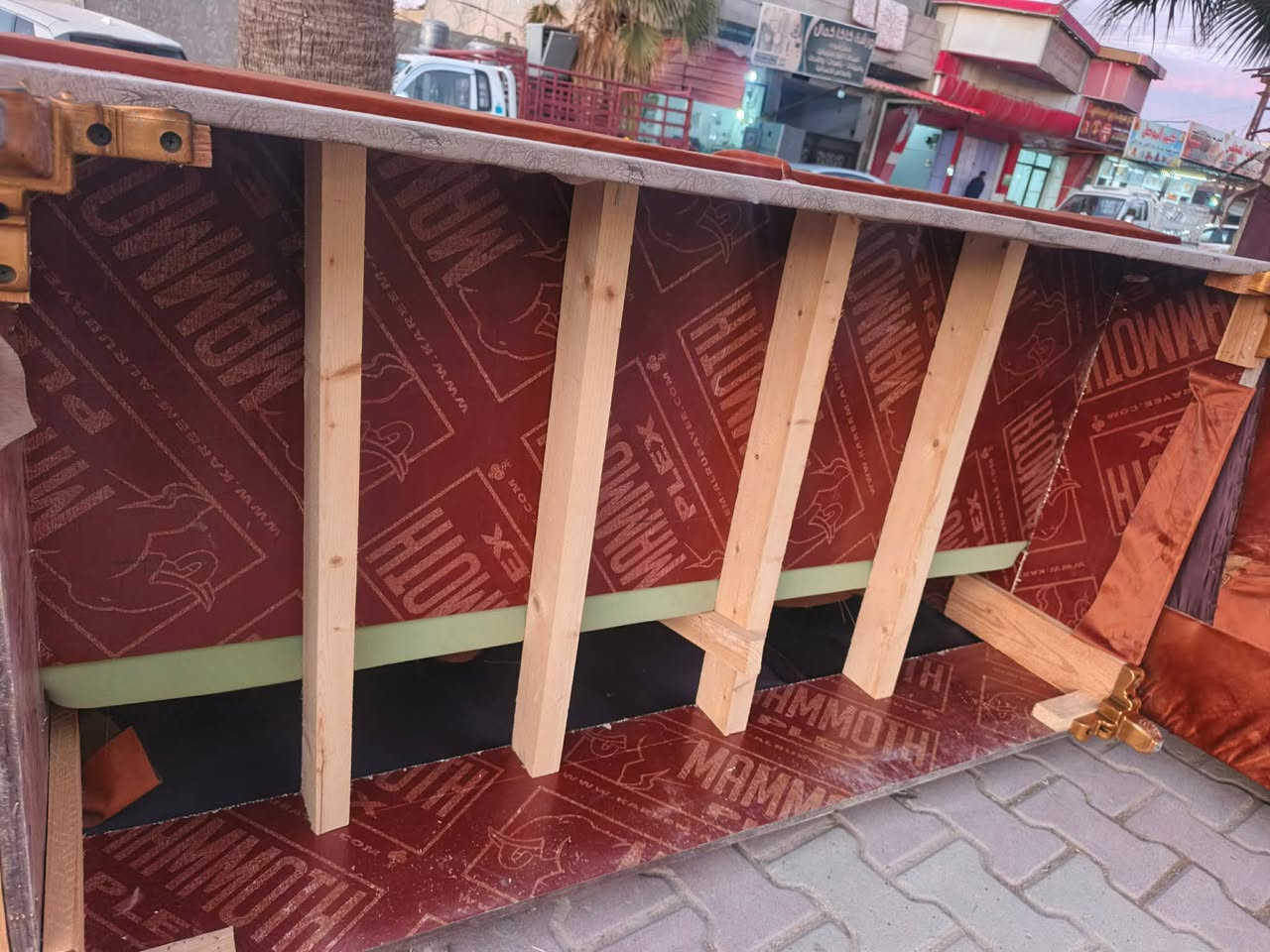 #معرض_حمودي_للاثاث
ديوان فصال 12نفر _4 قطع عدل فقط حطاطه رباط عراقي بلوك اسود شغل الموصل #مستعمل_نضيف #معرض_حمودي_للاثاث 
 العنوان...... تكريت
 الزهور  خلف قاعه الشهيد ليث مقابل معهد الفنون الجميلة 
معرض حمودي
*********** اتصال او وتساب
*********** اتصال واتساب
