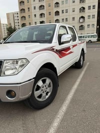 ٢٠١٥ ماشيه ٦٣ السعر١٦٠ مكان بغداد ٠٧٧٢٤٩٣١١٩٦