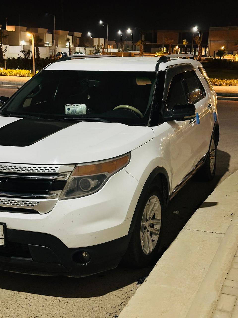 سلام عليكم
فورد أكسبلور 2013 

مكينه 6 سلندر 3600 

المواصفات 
1 تحكم ستيرن
2 اشاير بالمري
3شاشة كبيرة + لمس 
4حساسات خلفية 
5كامرة خلفية 
6تحكم كشنات كهـربائي 
7سحب امامي 

سونارها موجود بالصور بس الصندوك مبدل 

السيارة مكينه + كير+ تبريد( تدفئه) كفالة + صدر امامي خلفي جديد السعر 137وبيه مجال بسيط الاستفسار  ***********
