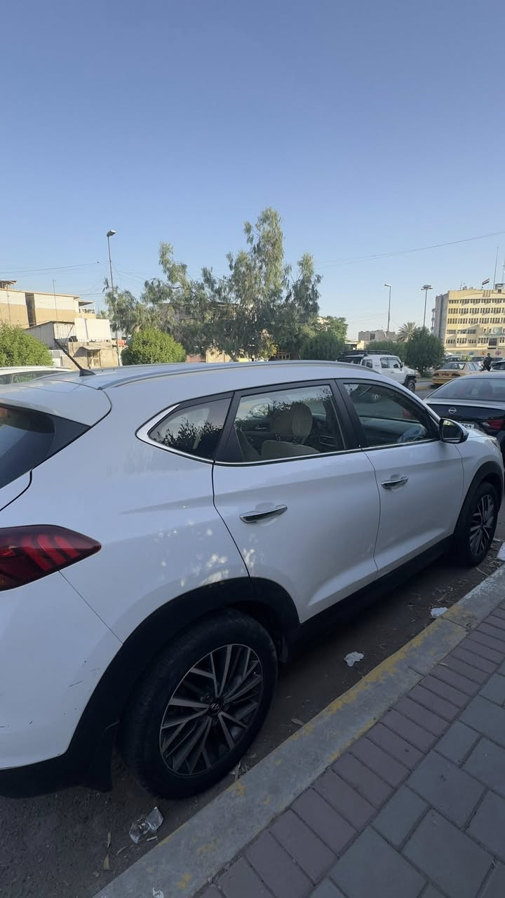 سلام عليكم 
توسان ٢٠٢٠ خليجيه

محرك٢٠٠٠ /٤سلندر 

ماشيه 67000k

مواصفات/بصمه/شاشه /كامره/مقاعد كهربائيه/تشغيل عن بعد/

رادار/مستشعر وقوف

سنويه جديده وهزه جديده وسياره باسمي 

ملاحضه/سياره كلين ونضيفه حيل شغله الوحيده الي بيها اكو رصعه بسيطه بلتكمه موضحه بلصور غير هاي كلشي مابيها 
سياره مكانها بغداد 
للتواصل الرقم:***********
