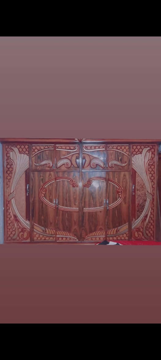 سلام عليكم غرفه اخشاب صاج كامله الغرفه احله من الصور نضافتها 70 %100 مكاني بغداد  سعرها 550 وبيها مجال لاتواصل واتساب فقط ***********
