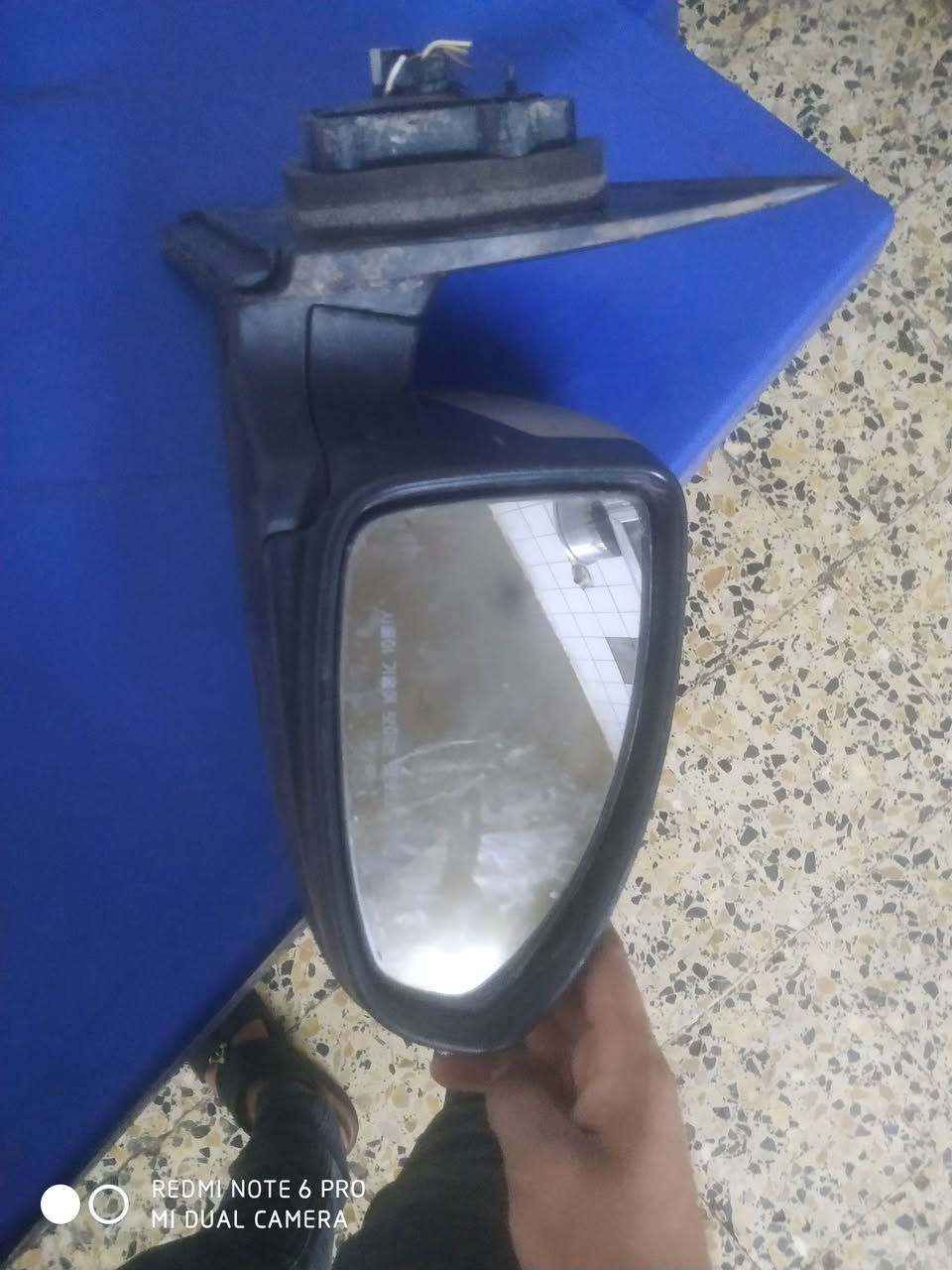 السلام عليكم اخوان غراض مال كروز اصلي حاوية ***********
