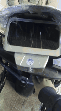 السلام عليكم دراجه شحن البيع موديل 2025 دراجه جديده بيه سته باتريات نعوع ليثيوم اصلي بيه حساس و جهاز نذار كهربائيات كله شغاله بيه ثلاثه نمر 1/2/3سرعته 80حقيقي ملف 5000بيه سويجين  و بصمه ثنين سعره 950بيه مجال
*********** والله محتاج جاي ابيع أو مراوس بدراجه
