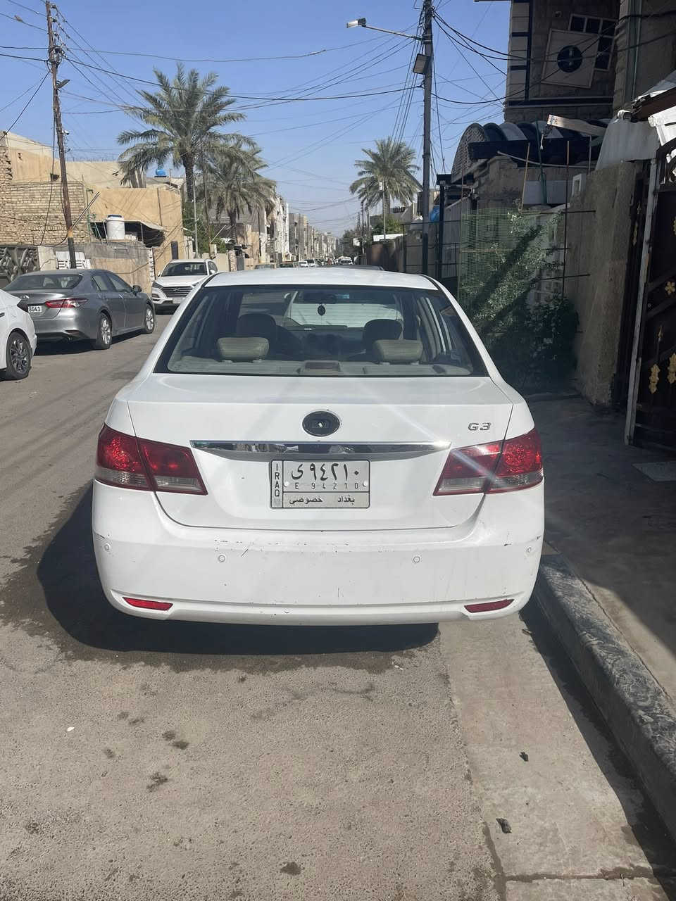 السلام عليكم 
بي واي دي G3 كير عادي 2013 للبيع 

السياره جاهزه صدر خير من الله تبريد تدفىه دبلات باور كله جاهز السياره بلاديه  مكينه وكير بلادي يعني مامحور  بيها طخه بسيطه بحافه البنيد وربع الجاملغ الامامي صفحه السايق بسيطه جدا حته بعدني مامسويه السياره باسمي تحويل ثاني يوم 
السعر 58 وبيها مجال مكاني بغداد حي الجهاد للتواصل ***********
