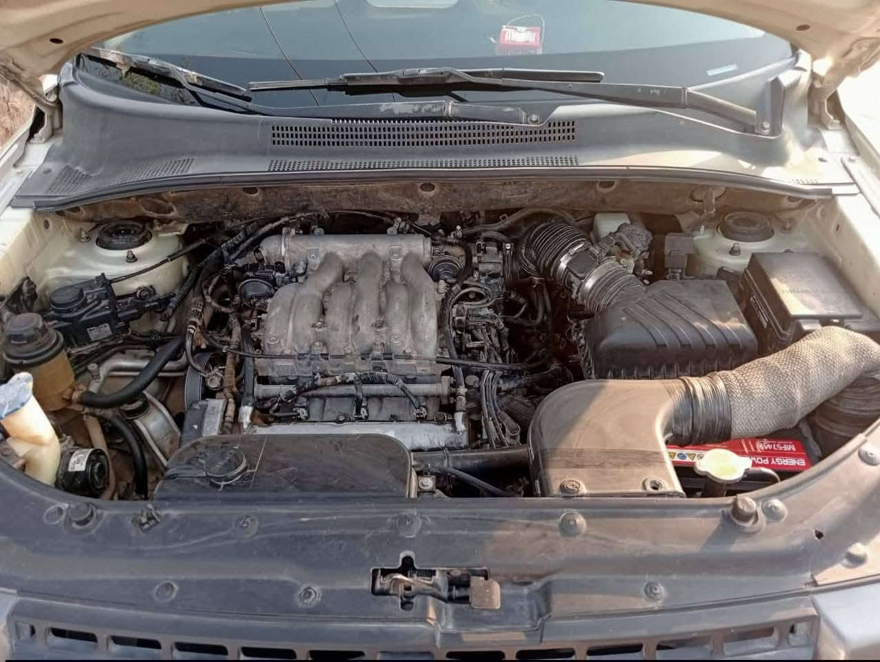 سلام عليكم سبورتج موديل ٨وارد امريكي ضربتها بس خشم البنيد.  مقدار أربع اصابع ومصبوغه حزام جماليها مكفوله من ضربه القويه والكلبه ودحجه حداديه ورا وكدام جديد تايرات جديد مكينه وكير كفاله مكينه ٦سلندر تبريد تدفئه فول فور ويل سعر 105وبيها مجال حق جيه مكاني الديوانية 
اتصال ‏‪***********‬‏
