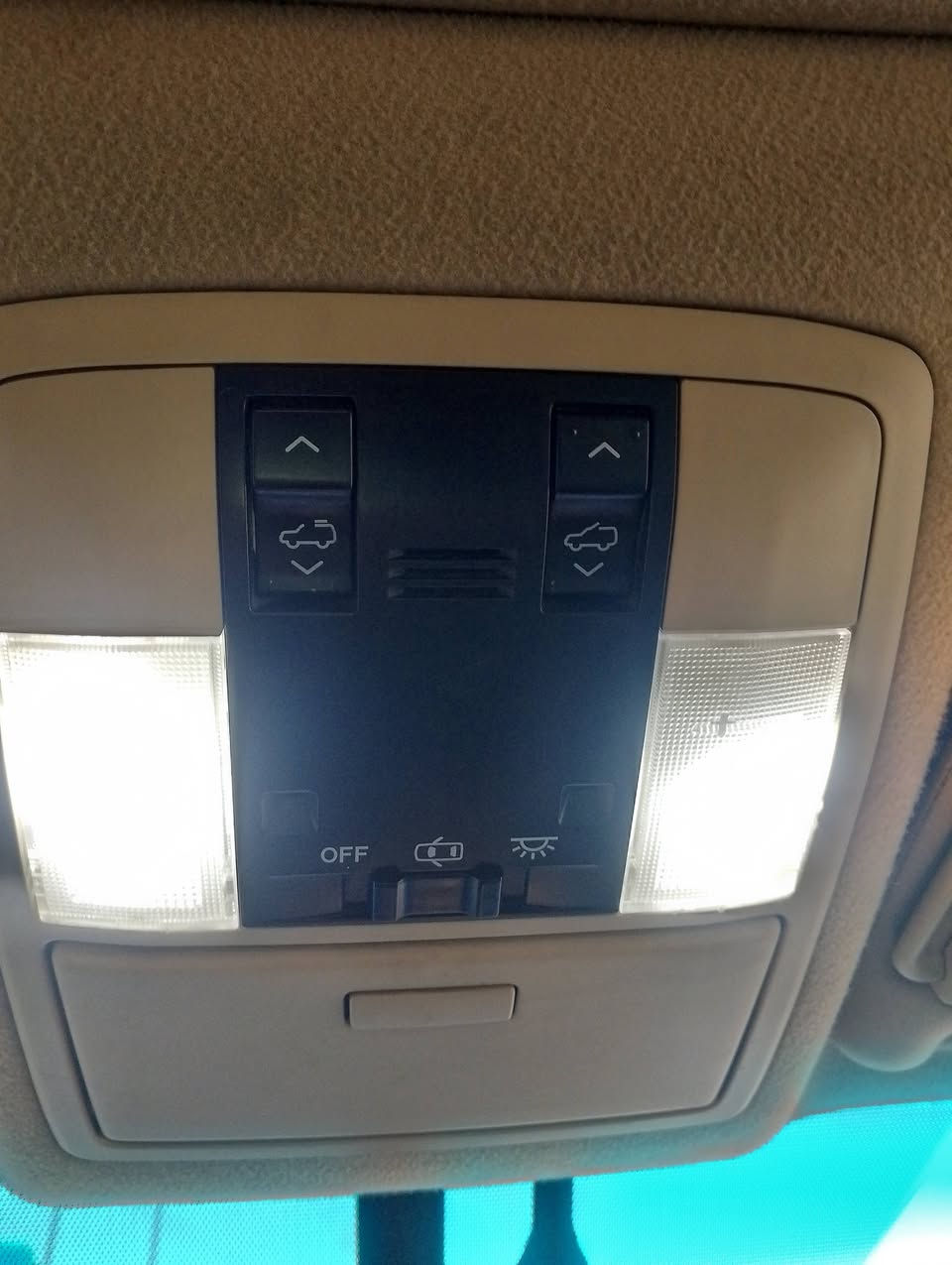 السلام عليكم تيوته برادو مديل 2014 احله من الصور كشنات كهرباءي مري شفط فتحه تبريد 3 قطع تحكم استيرن  ثلاجه مسجل شاشه بصمه 7 راكب اشاير بل مري مكينه6 سلندر مكينه وكير شرط الفحص تخم تأير جديد السعر 300 عنوان بغداد حيور رقم الهاتف ***********
