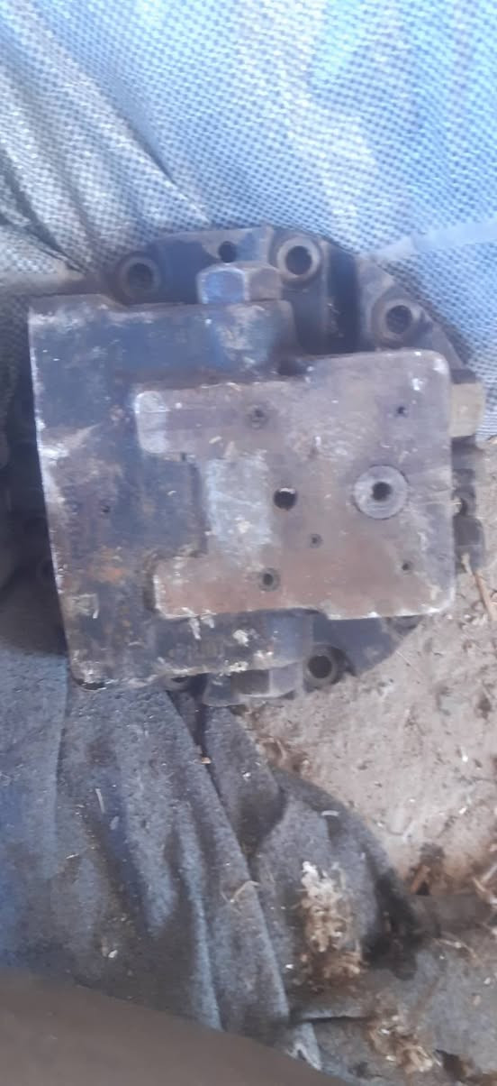 كنترول ويل حفاره دايو دوسان  حجم ٢٢٠للبيع هاتف ***********
