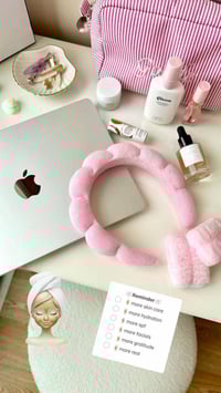 هدايا عيد الحب • مستحضرات تجميل