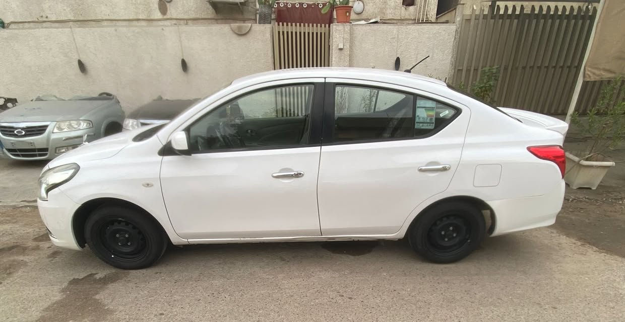 نيسان سني هندي 2018سياره بئسمي سعر شده وخمسه وبيها مجال ***********
