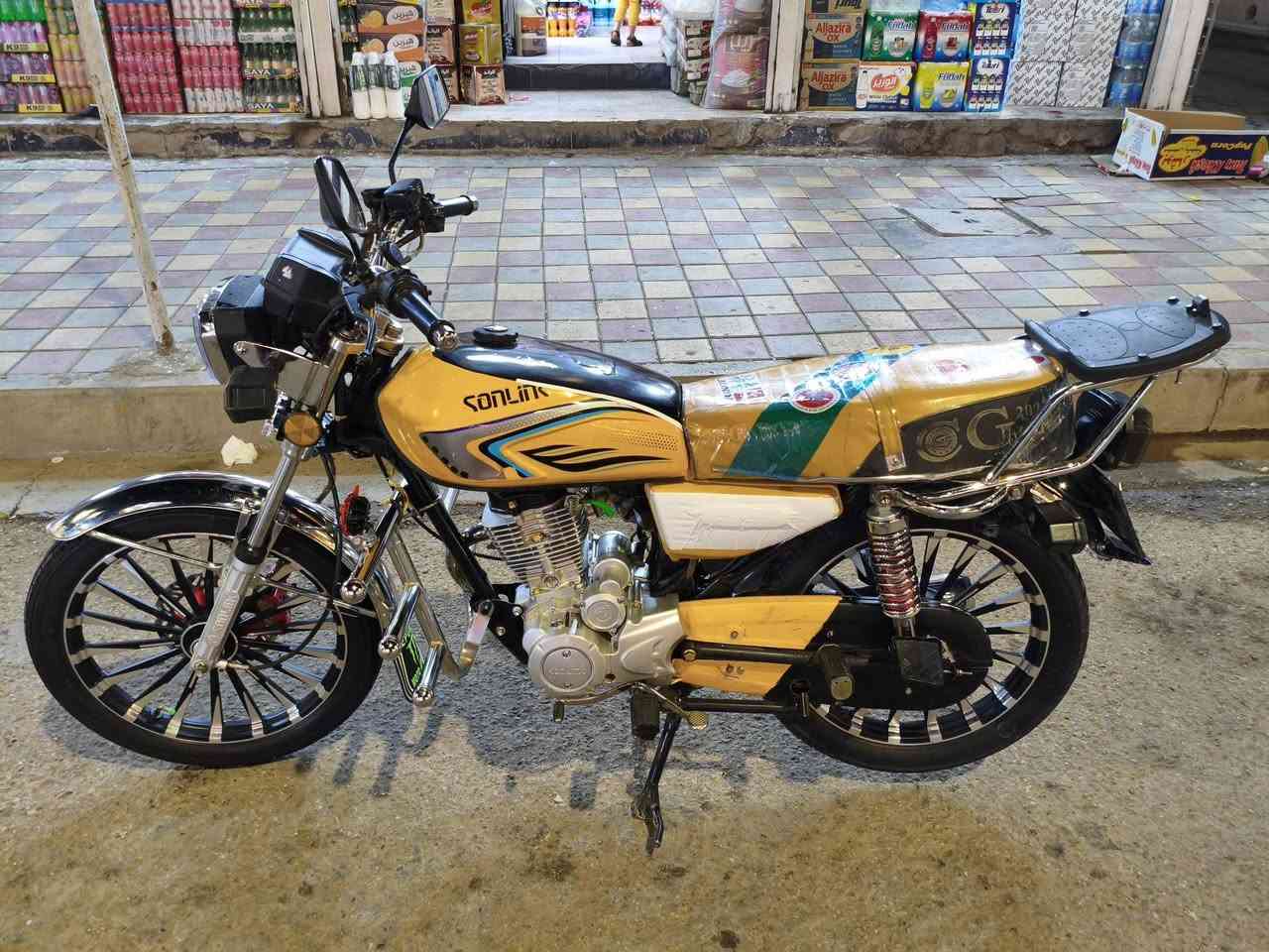 دراجه نضيفه كلش موديل 24 وبصمات وياهة ثين ورقه منفيس كفاله السعر 800 وبيهة مجال بصيط جدا مكاني الرمادي التأميم رقمي ***********
