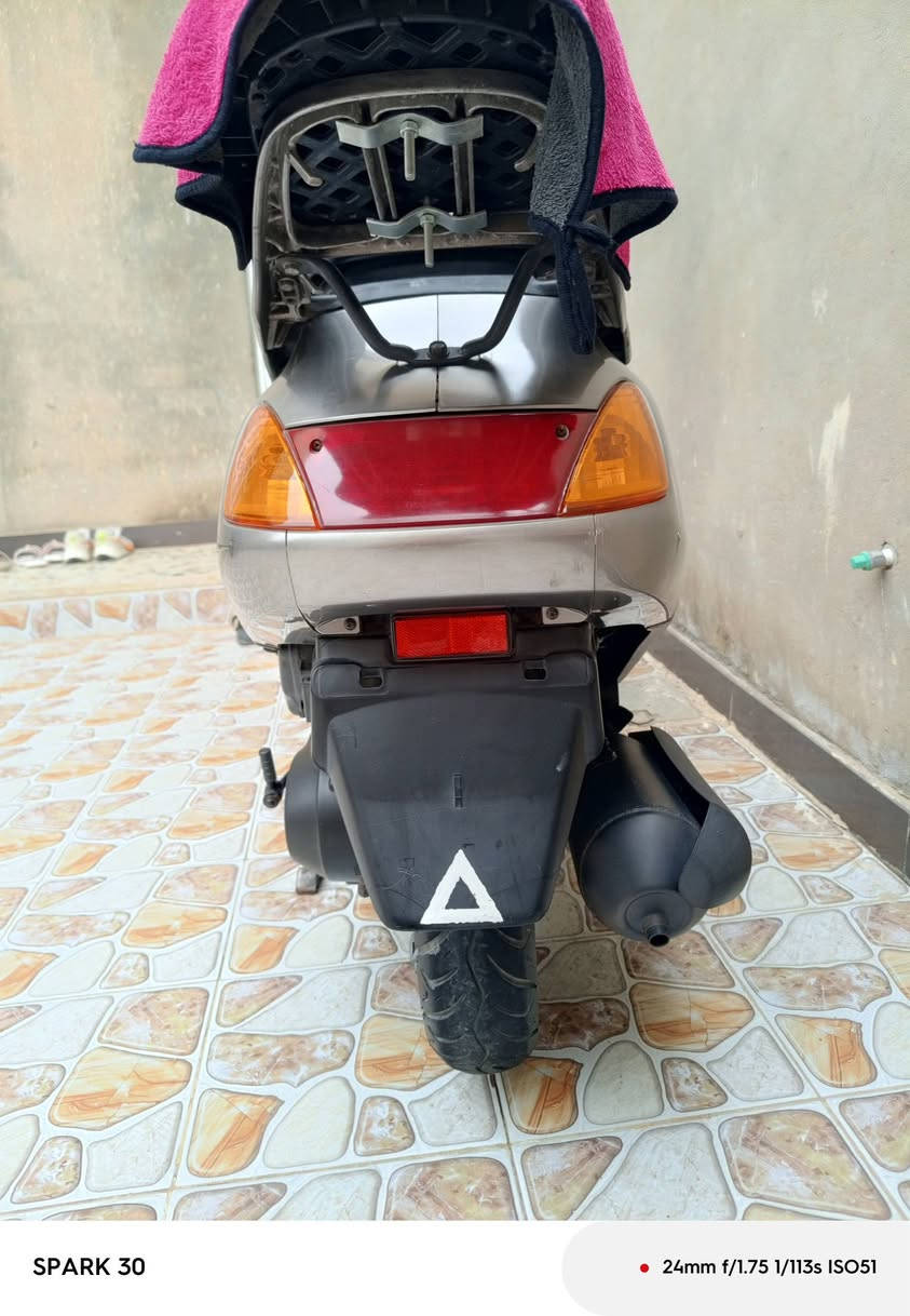 سلام عليكم 
سبيسي ياباني للبيع دراجه جديده وحلوه مال رمبه صار سبوع من نازله  مكفوله كفاله عامه من كلشي بعدها ملحه كفرات اصلي ابو الختم

مكاني كوت زين القوس 
رقمي ***********
شراي يتصل
