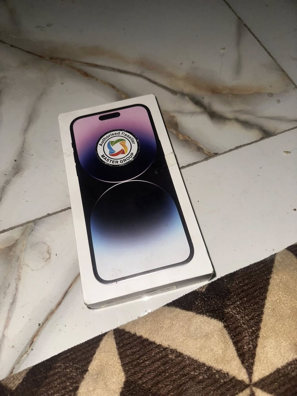 14 لبيع ذكره 128 شريحه اكترونيه بس ضهره مكسور جهاز مكفول بطاريه 84   /***********
