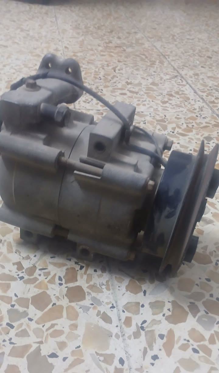 كمبريسر تبريد سياره شغال للبيع 75 الف
*********** اربع شوارع
