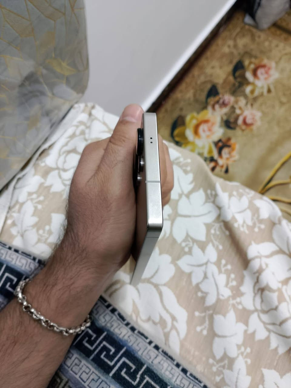 سامسونك اس25الترا واحد تيرا الون تيتانيوم مثل مموضح بالصور مبيه اي شخط بعده بكارت الضمان وكالة عين الفهد  وكارتون موجود والكيبل مالته ممفتوح السعر مليون و٥٠٠ الف ومستعجل بالبيع عندي ضرف بس الشراي يدخل او يراسل


**إذا كنت صاحب هذا الإعلان وتريد حذفه لأي سبب، رجاءا أرسل رسالة إلى الدعم الفني**