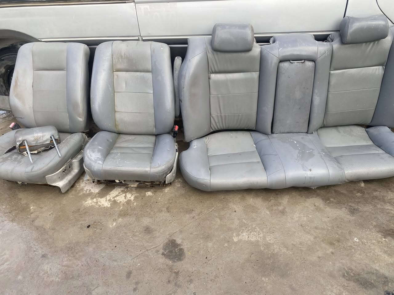 السلام عليكم كشتات700للبيع مكان الشعله سعر ٣٥٠ معه البطاين كهربائيات ***********
