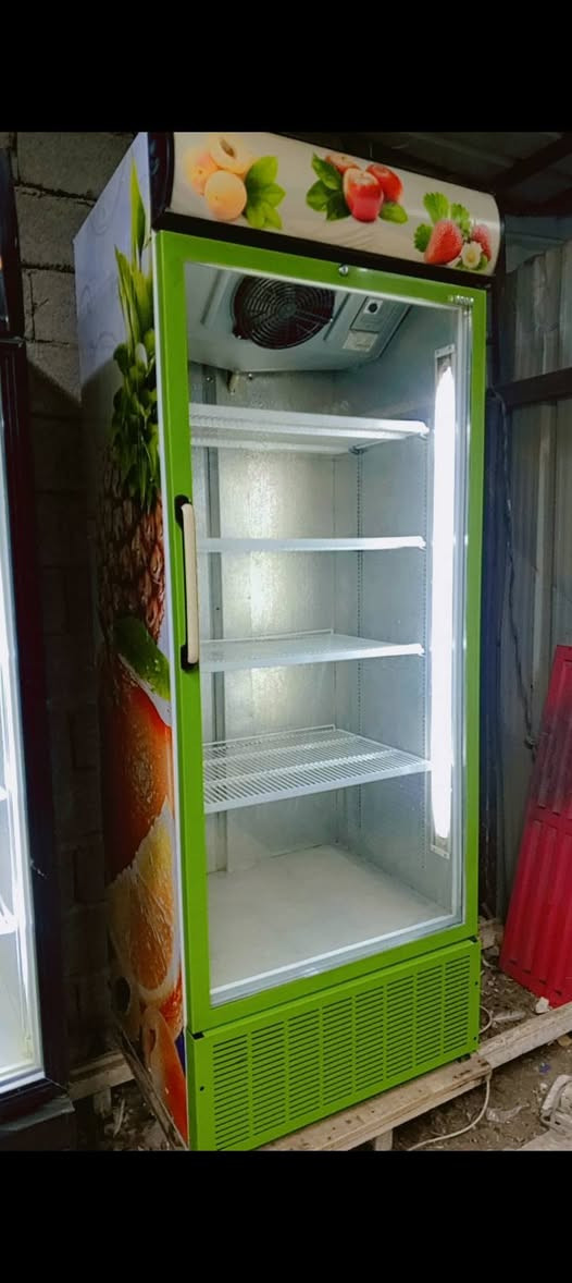 يا الله اسلام عليكم عارضات عامودي و افقي مستخدم قليل شرط النضافه وتبريد العنوان  بغداد حي البتول الشراي ينتصل و بل خدمه ***********
