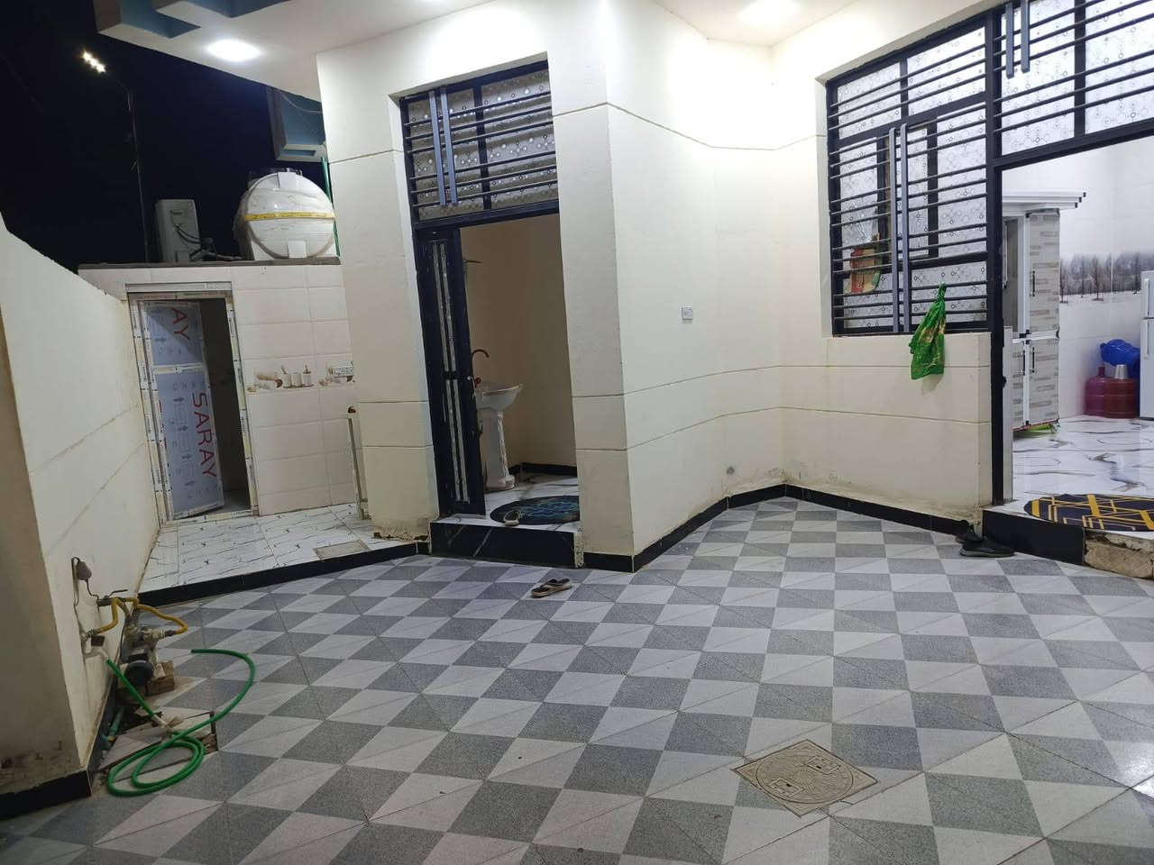 بيت للبيع مجمع عزيز شريف خلف عمارات الزيتون 200م زارعي سند 25 بناء حديث شارعه عرضه 20متر خدمات كامله ***********
