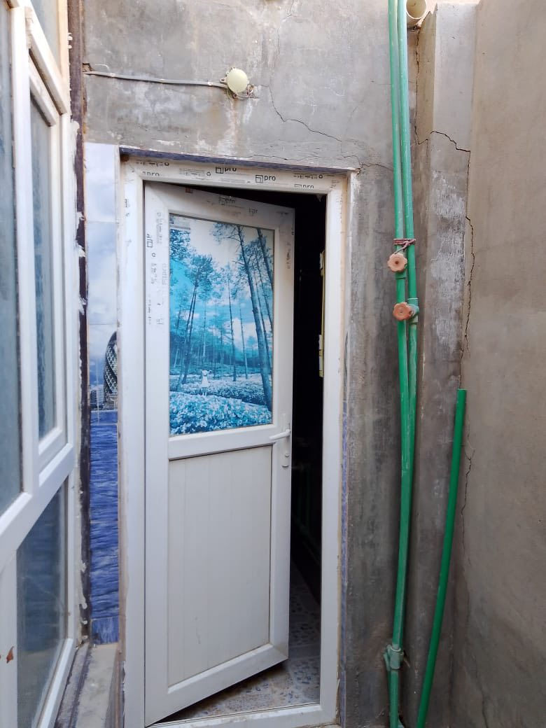 سلام عليكم بيت للبيع ١٠٠ متر قرب جسر الإمام علي يم مخزن الموز زراعي واجهيه ٥ أمتار ونزال ٢٢ سعر ٢٥ وبي مجال ***********
