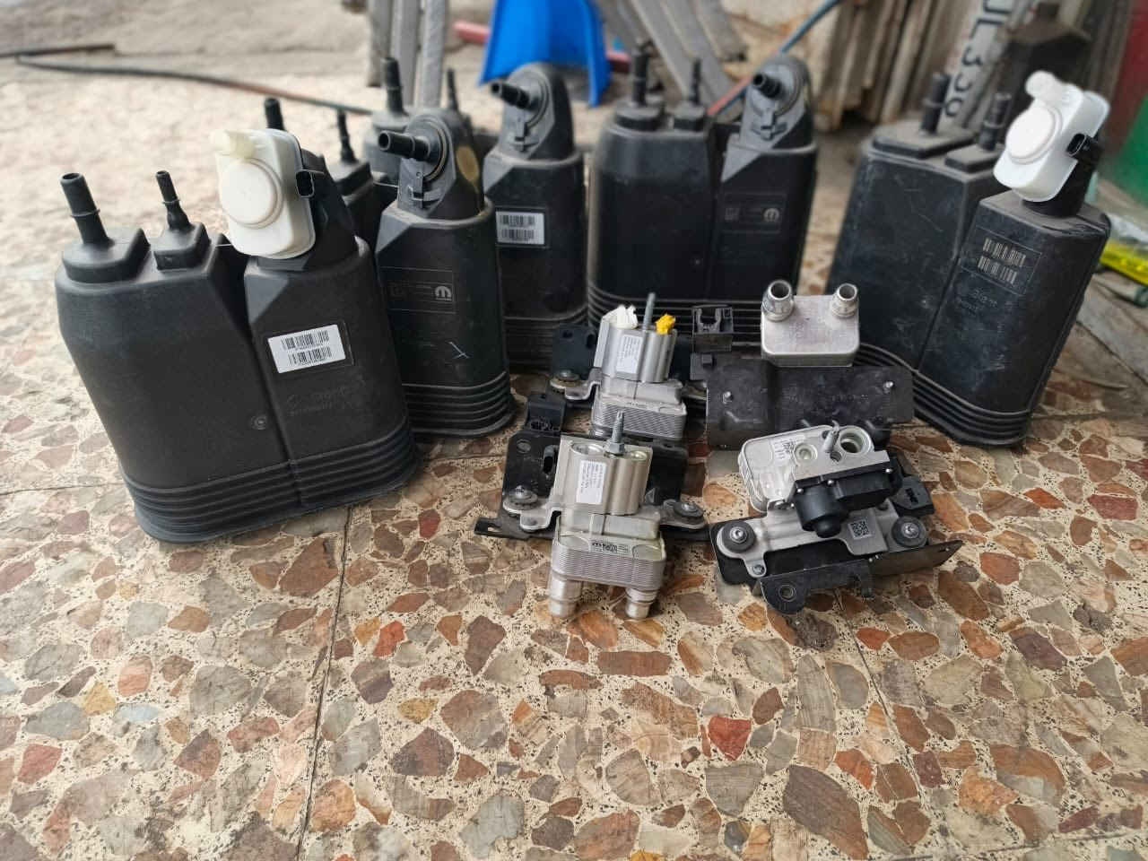 ‏💥ما شاء الله لا قوة الا بالله  💥 تم وصول حاوية أدوات   …  جيب كراند  شيروكي  …  الشكل الجديد 
      ‏هايبرد   ￼2022    …    2025   سيارات كاملة 
1 ..        ￼ محركات
2 ..         دعاميات
3..          لايتات
4 ..         ابواب  5  راكب
5 ..         بدناااااااااااااات     هايبرد  كامله تفصيخ
6 ..         جاملغات  كافه  الالوان  
7 ..         جام  مثلثات  5 راكب  
8  ..         قماير  بانوراما  وعادي 
9 ..          ويل  كب  كافه  الاشكال 
10  ..       بطاريات   الهايبرد  
11  ..         فرمماااااااااااااااااات  بلاديه
13  ..        بلاستكات  داخليه  كافه الالوان 
14  ..         كشنات  سومنت  وا  اوفرلاند مساج 
15  ..         شوتات  فلتر   وعطسات  
16  ..         جاملغات  خلفيه  ووو   حوض سبير 
17  ..         واتر  بمات  كافه  الارقام  البطاريات
18  ..         صفاحيات   الداخليه  للسماعات بلاستك
19   ..         راديترات   ومراوح     اصليه  هايبرد
20   ..         اسطاب  اكسلات  كامله  وفارغه  
21   ..         جوبلسااااااااااااااااااااااات  امامي  وخلفي 
22   ..        مجاميع   خلفيه  حداديه  جوبلس وعادي
23   ..         تانكيات  بانزين  مع  فيت بمات  هايبرد
24  ..          كاردنات   كافه  الارقام  الهايبرد  والعادي
25   ..         دشابيل   فوووول   وشاشه  ثالثه 
26  ..         ابواب  اماميه  وخلفيه  وجنطات  خلفيه
27   ..        محركات  هايبرد  وكيرات  
28  ..        ايرباكات  قماره 
30  ..         لايتات  لد  ابيض  ولد  اصفر  

………………………………….
العنوان  …  بغداد  ساحه  الطيران  شارع  الجام  الرئيسي   مجاور  مطعم  البركه  عماره   ركن  

***********
***********
***********
***********
