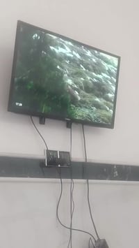 شاشه تكما حجم ٣٢ بدون نت  سعرها ٧٥ الف للاستفسار 07830411435