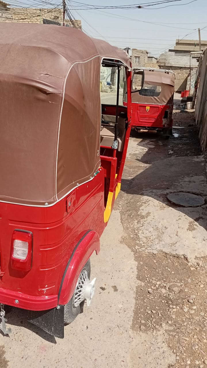 سلام عليكم تكتك للبيع 2018محرك 20 وراق صوليه كامل سعر ٤ راسلني واتساب***********
