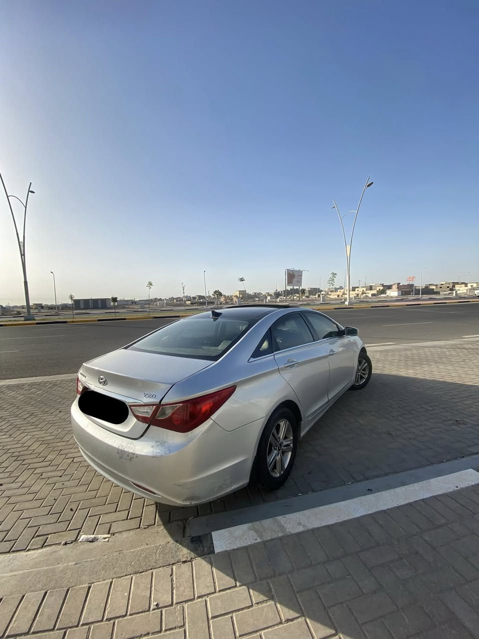 سوناتا غاز اصل خط واحد ادوات 
متومه ارقام سنويه بيها 
كص جنطه يعني كصتين دخوول جديد ماماشيه 
بعدها بدهن كوريا 
فول السياره بنوراما كشنات جلد شفط مري 
تبريد ثلاجه 
شاشه كار بلاي كامره دواره شادها ب٢٠٠ الف 
منضومه زنون بيها تخبل جاهزه للاخير 
كير مكينه كسر كارتون 
مكاني البصره 
*********** بي واتساب
