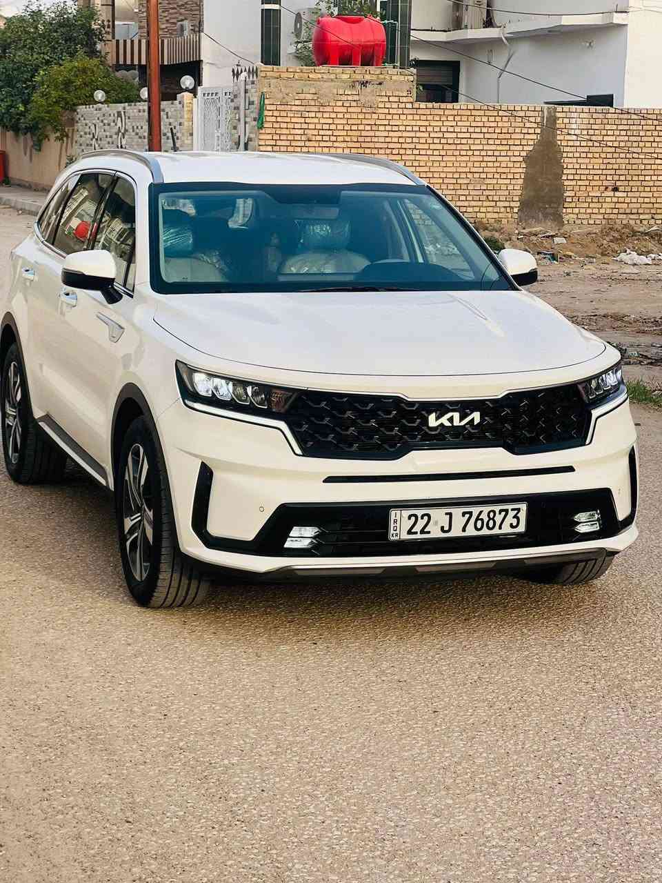 السلام عليكم 
 للبيع سورنتو موديل  2022 رقم أربيل دولي زيرو على وظع الشركه  ماشيه (30)   بعدهي بتراب الشركه مكفوله كفاله عامه حتا من الشخط حتا الدعاميات مكفولات من الشخط
حجم 6 سلندر/كير ماوس/تشغيل عن بعد/هناد بريك بصمه/ الصندوق كهرباء‏/دشبول الوان/ قبضات ابواب المنيوم.                           
حجم الاطارات 235/55R19
لايت عدسات/كشافات زينون                                      
بك لايت LED
مقود جلد شفتات مقود/مثبت سرعة/
عدد المقاعد 7/مقاعد الاماميه كهرباء                            
بردات خلفيه/حساسات امام خلف
تبريد شاشه ٣قطع تبريد                           
نظام مانع تزحلق/‏ABS
شاحن موبايل واير لس                          
اشاير بالمري والمري قابلة للطي 
مخرج AUX/مخرج USB
‏BIuetooth/                      
تطعيم الدواخل اسود لماع
‏( comfort - eco- sport - smart)
 السياره مكفوله كفاله
مكان السياره بابل 
رقم الهاتف *********** 
رقم الهاتف ***********
‏‪ حلة, بابل
