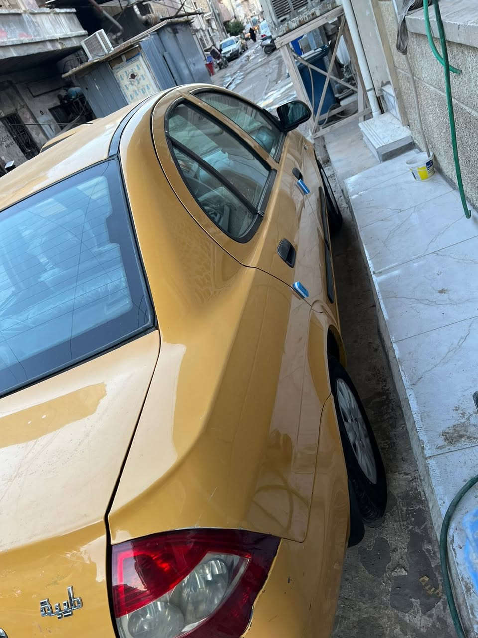 السلام عليكم طيبه ١٦ محرك كير شركه صدر امامي خلفي جديد كهربايات شغاله تخم تاير جديد جديد هيه مصفرة السيارة كفاله عامه بس بيهه تكحيلات بصيطه اي صبغ ضربه مابيهه والسيارة كامله من كلشي مكاني بغداد الكرخ قرب ساحت عدن السعر ٤٣ رقمي / ***********
