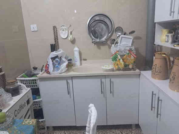 كاونتر خشب قبل شهرين اشترينا جديد نظيف جدا سعره 180 ألف
بغداد الغدير ***********
