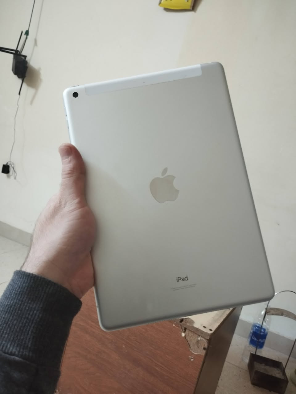 السلام عليكم ايباد الجيل التاسع نظيف ممفتوح ولا مخدوش وياه كفر وقلم السعر 200 الف للتواصل 
***********
بغداد الجادرية
لايوجد توصيل
