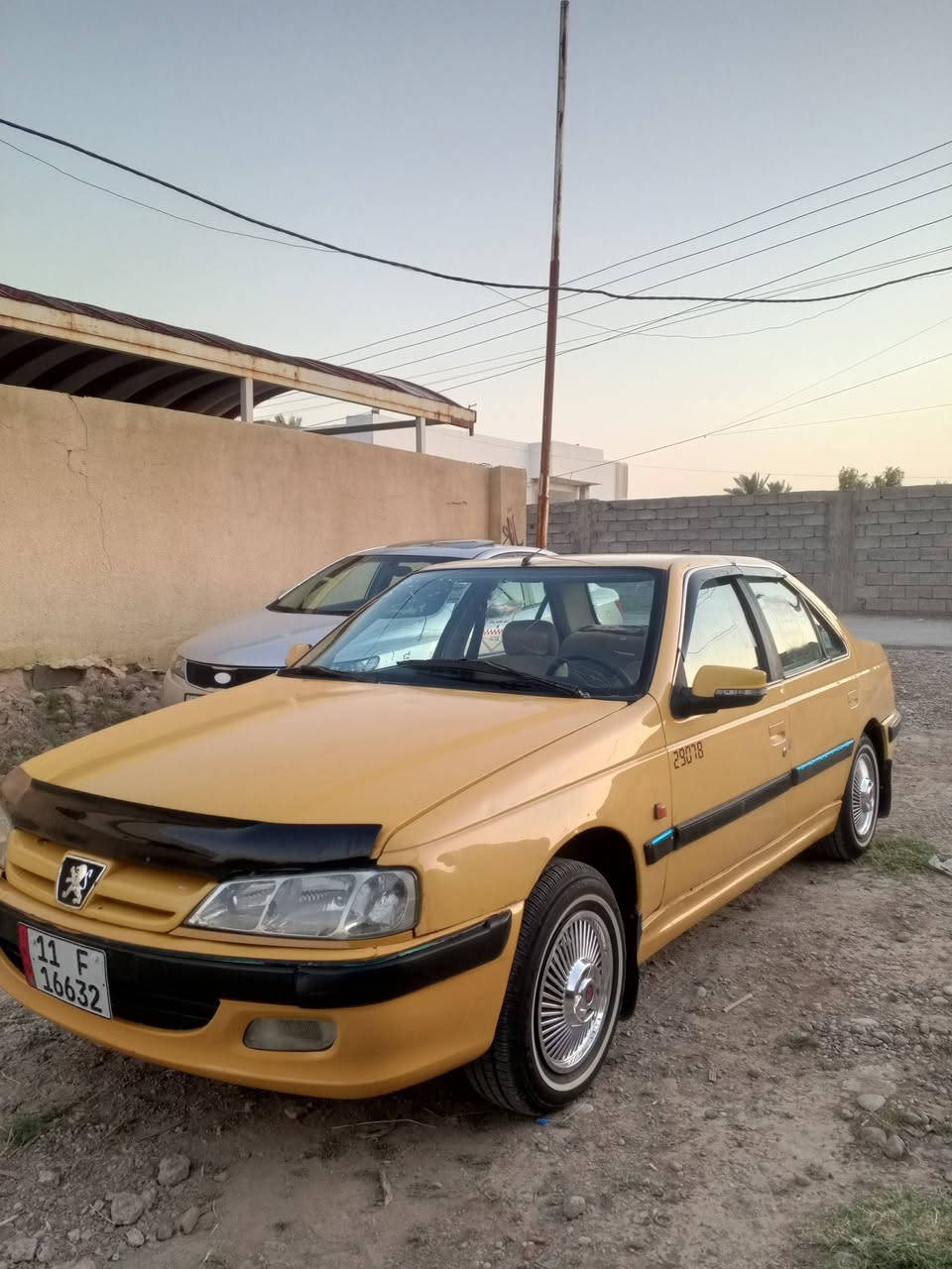 سلام عليكم بيجو بارص موديل 2015 بيه الهلالات الخلفيه وبنيد صبغ بدون دواخل باقي مكفول مكينه وكير وتبريد جدد صدر امامي خلفي تخم تاير كله جديد بسمي رقم بغداد نكليزي  سياره ما متعوبه سعر 38 وبيه مجال رقمي *********** مكان دوره هورجب
