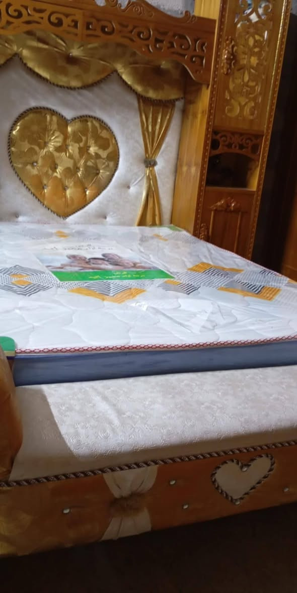 غرفه النوم لبيع مسدخدمها شي قليل سعر 850 الف ***********
