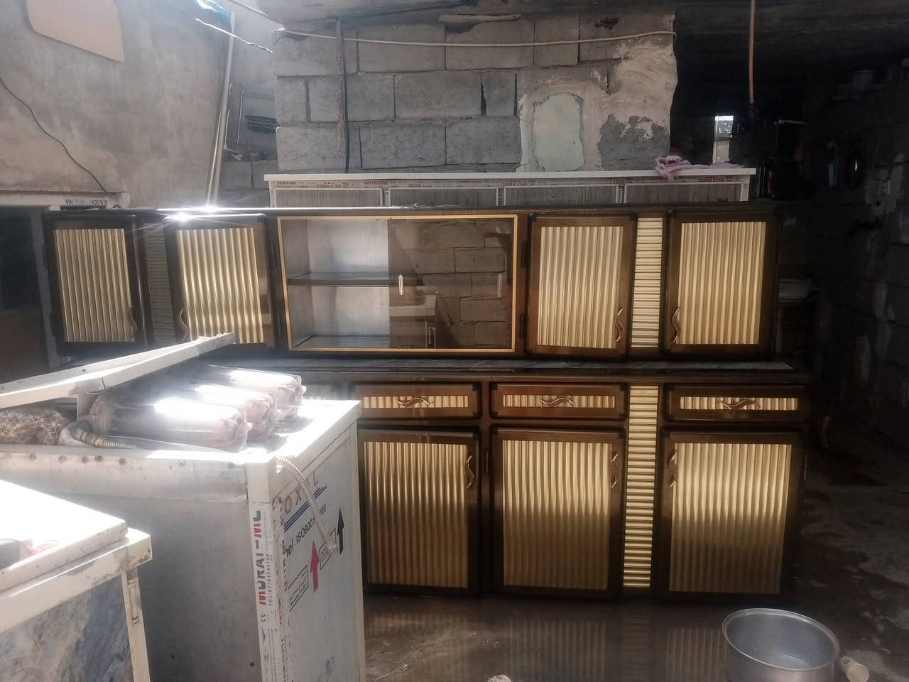 السلام عليكم  للبيع كاونتر (درجه اولى)+سنك نضيف غراض نضيفه للاستفسار الاتصال على رقم *********** او مراسله الصفحه خاص
