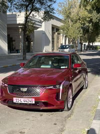 كديلاك ct4  مديل 2022 بيها 5 قطع صبغ بدون ايرباك السعر 20ونص 077164422...