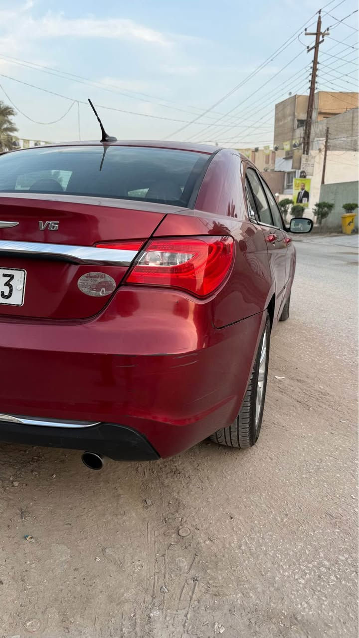 🟢السيارة: كرايسلر c200 
🟢المحرك: ٦ سلندر v6 3600 🚀🚀
🟢المواصفات: شاشه ، تحكمات ستيرن، فتحة سقف، كاميرا،كشن كهرباء، لايتات منظومة زنون كامله مع بروجكترات ، سستم صوت كامل مع دمام، 
🟢ماشيه:١٣٠،٠٠٠ ميل 
🟢موديل:2013
🟢حداديه١٠٠٪؜ جاهزه 
🟢منظومة تبريد جديده
🟢كير جديد قبل شهرين شاده 
🟢محرك جداً نظيف وع فحص شرط
🟢حادث من امريكا فقط دعاميه وهنا صار بيه حادث باب السايق وجاملغ وطخات نصبغت اربع قطع وقطعه جارده ( ابيييع حزاااام ) حتى لا اتعبك وسونار موجود 
🟢 الادامات : ✅ادامة منظومة البانزين من فيتبم للنوزلات
✅ادامة منظومة البريك من دسكات للعنبار كامل ادامه 
✅ادامه لمنظومة التبريد بالكامل
✅ادامه لسوائل السياره كافه قبل ڪـُـل موسم. 
✅ادامه للكير برمجة ودهن 
السياره بدون اي نقوصات فقط اذان محرك ب٥٠ الف مع العمل ماكو وقت اسويها جاهزه لاخر حبايه بدون اي نقوصات اخرى 
السياره مصروف عليها وتعبان عليها وجداً جديده ونظيفه وبالعافيه ع الي تصير من نصيبه 
🟢 السعر : ٨٣ ورقه وبيه مجال بسيط حق الجيه 
العنوان بغداد / حي الاعلام
*********** بغداد, العراق
