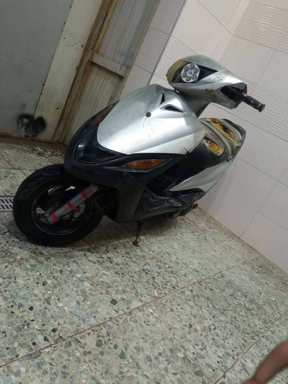 دراجه للبيع طافيه كاطعه نار
ابيع كوم حديد لا تكلي شبيها كوم حديد
سعر 100 وبيه مجال
مكاني بغداد الرشاد
***********
