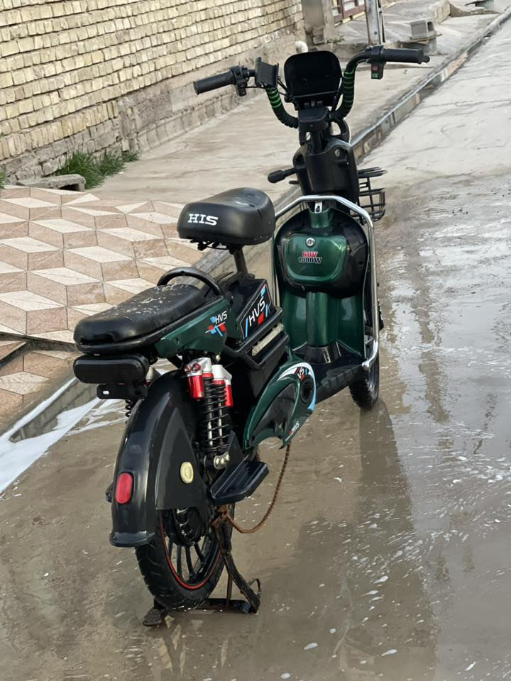 السلام عليكم دراجه شحن موديل 2025 كلش نضيفه للبيع بطاريات نص عمر سرعه 99 خمس بطاريات سعر 250وبيه مجال للشراي عنواني بعقوبه لكاطون ***********
