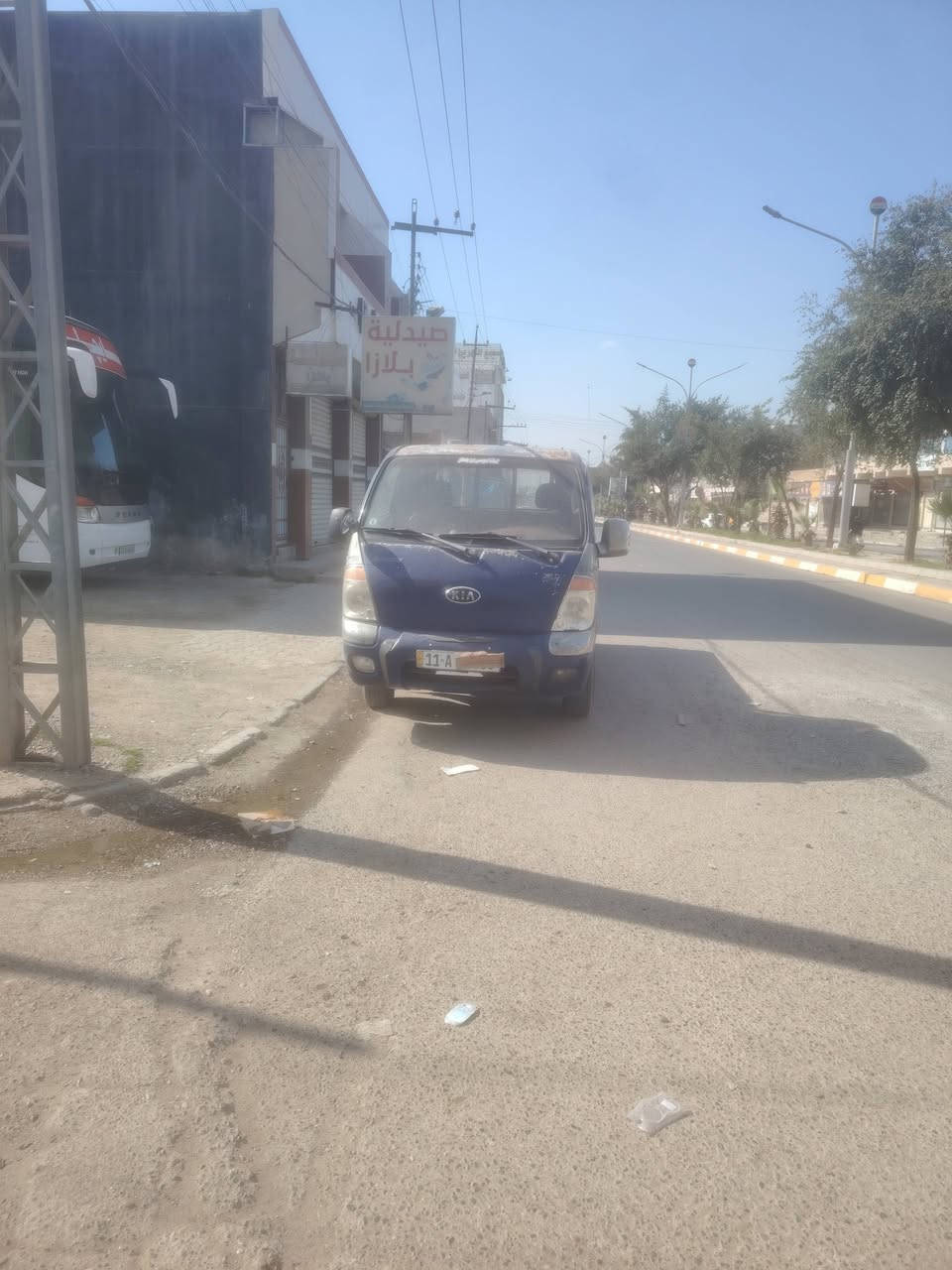 السلام عليكم كيا ٣٠٠٠ محرك ام عيون لا صرف ولا بخار تايرات ٦ جديد باتري جديد صدر صار ٦ أشهر مسويه قمارة مجلحة كهربائيات شغالة سنوية ٢٦ رقم دولي تحويل او وكالة سعر مطلوب ٧٧ ورقة وبيه مجال // ***********
